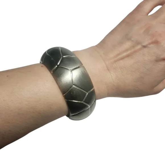 Macys Metal Pattern Wide Bangle Bracelet - Picture 3 of 7